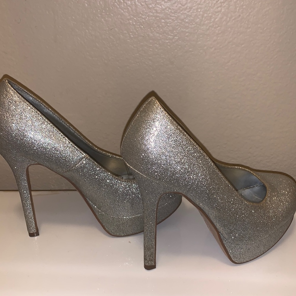 Silver Glitter Heels🩶